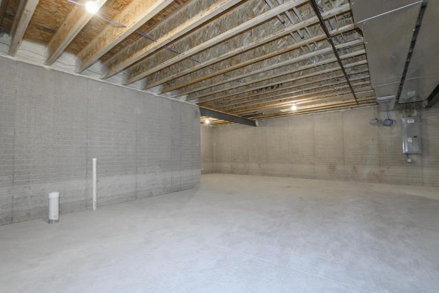 1414 S 166th STREET, New Berlin, WI 53151