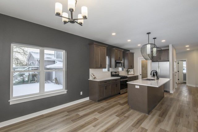 1414 S 166th STREET, New Berlin, WI 53151