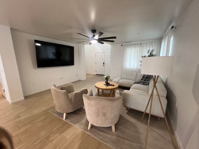 788 Apple Street, Dinuba, CA 93618