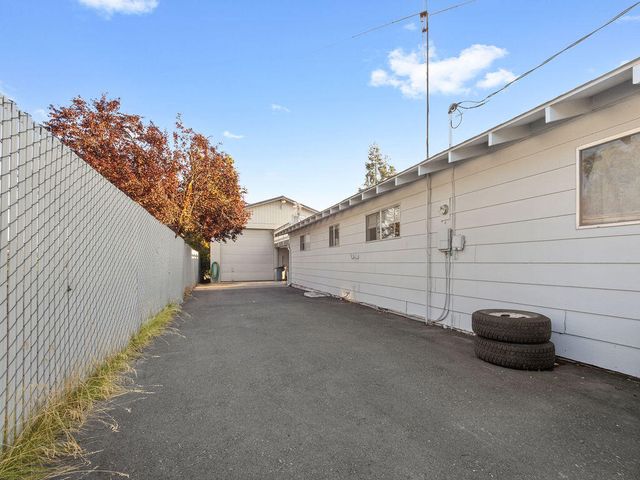 332 Front Street, Klamath Falls, OR 97601