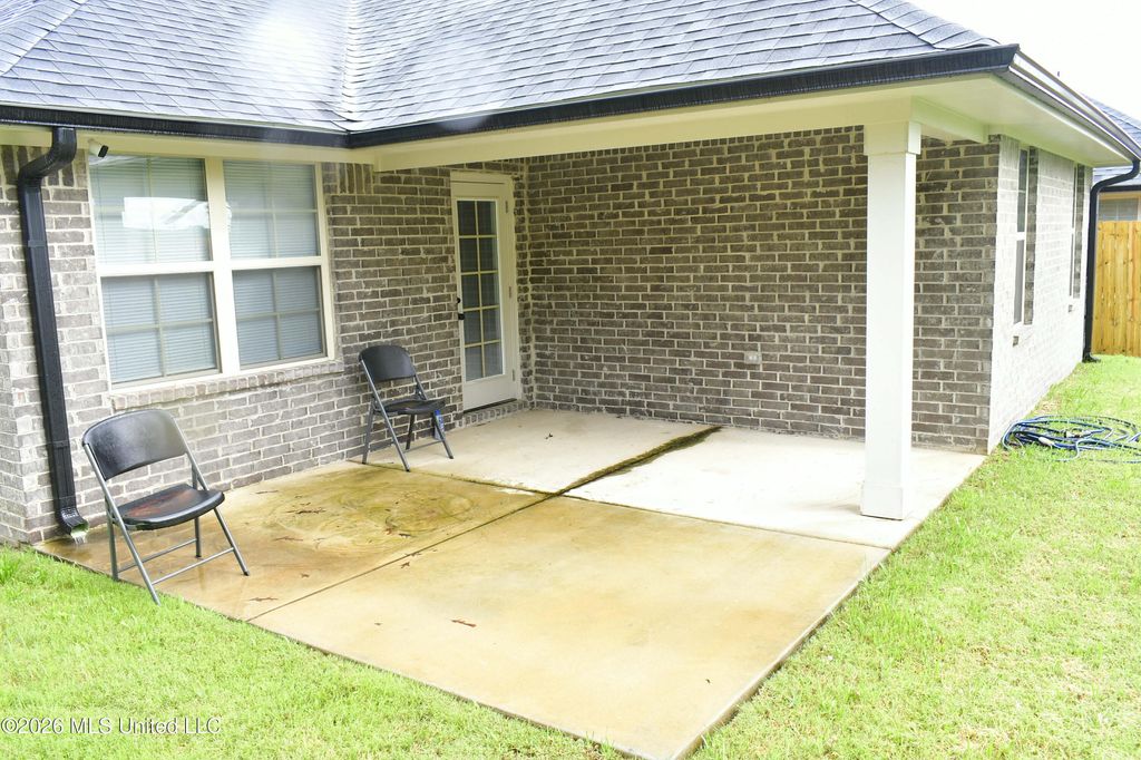 7945 Gardendale Drive, Olive Branch, MS 38654 — photo 2