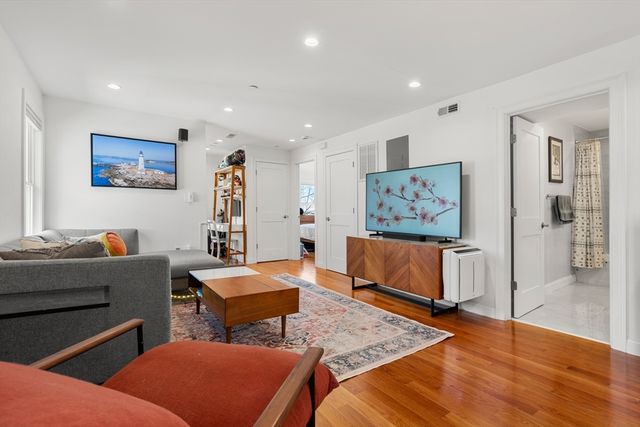 134 Heath St 3, Somerville, MA 02145