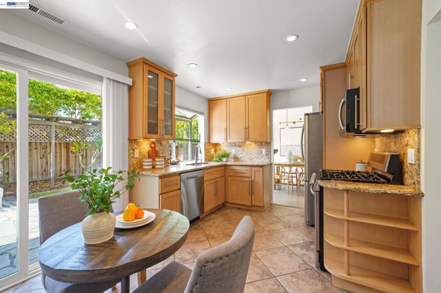 357 Sunnyslope Dr, Fremont, CA 94536