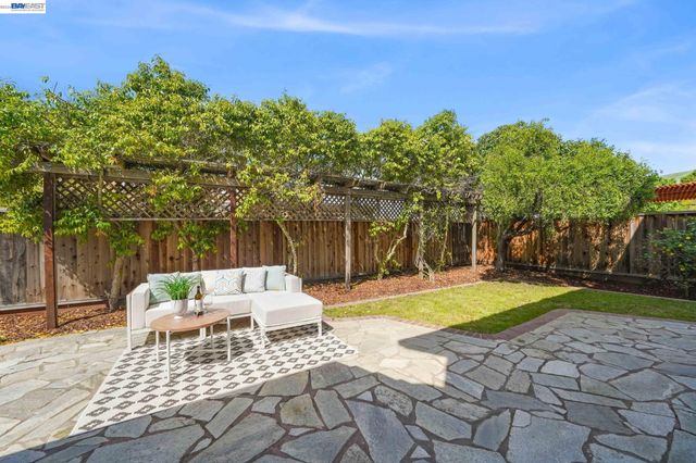 357 Sunnyslope Dr, Fremont, CA 94536