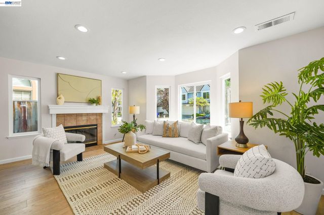 357 Sunnyslope Dr, Fremont, CA 94536