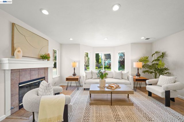 357 Sunnyslope Dr, Fremont, CA 94536