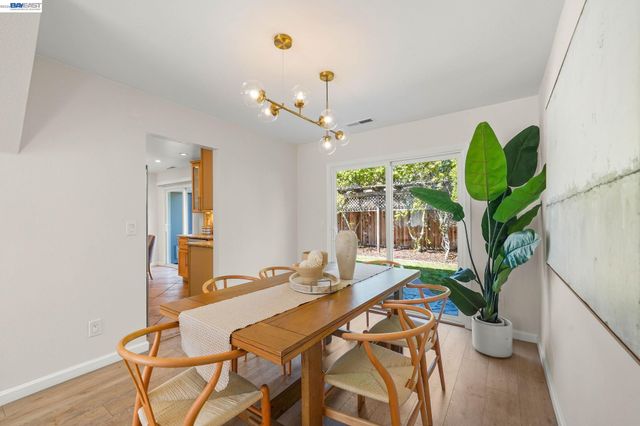 357 Sunnyslope Dr, Fremont, CA 94536