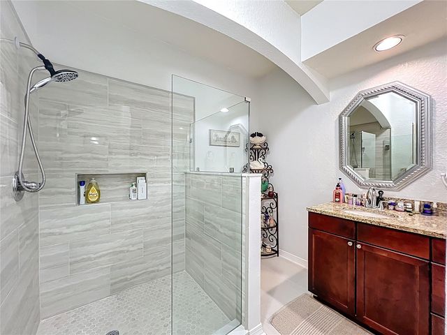 157 VILLA DI ESTE TERRACE 213, Lake Mary, FL 32746