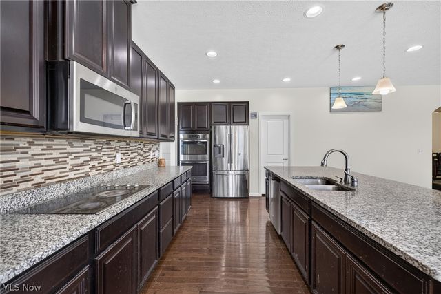 7941 Megan Meadow Drive, Hudson, OH 44236