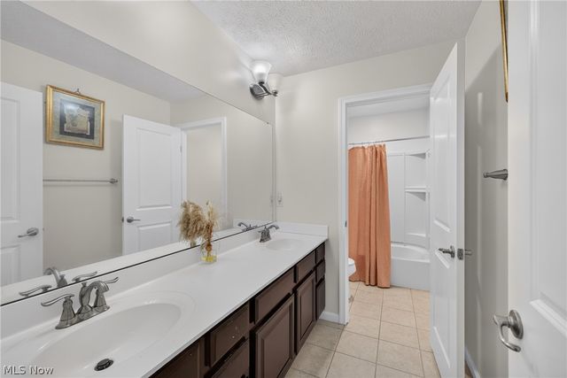 7941 Megan Meadow Drive, Hudson, OH 44236