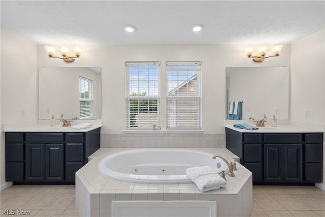 7941 Megan Meadow Drive, Hudson, OH 44236