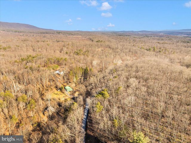 JERMIKEY COURT, Hedgesville, WV 25427