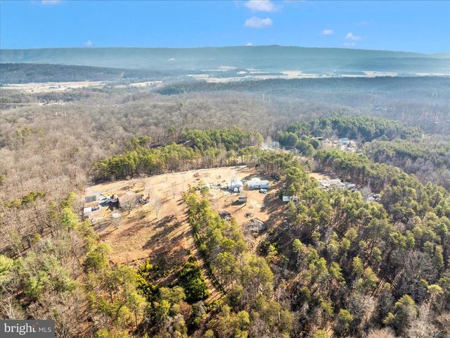 JERMIKEY COURT, Hedgesville, WV 25427