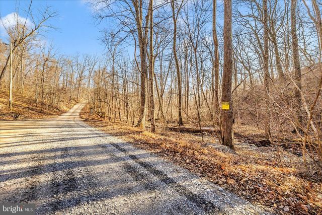 JERMIKEY COURT, Hedgesville, WV 25427