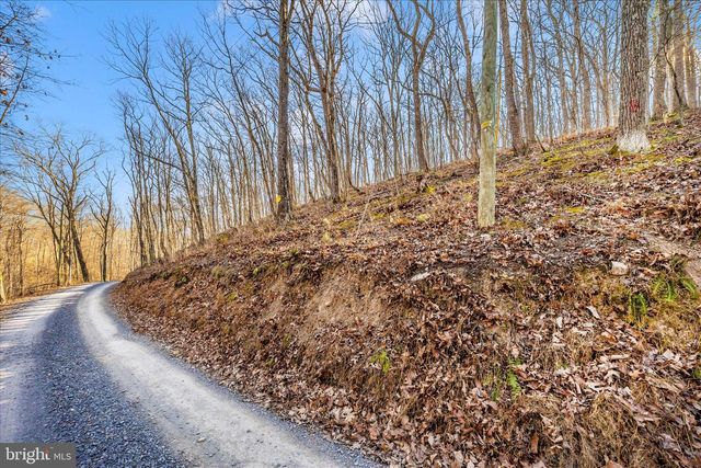 JERMIKEY COURT, Hedgesville, WV 25427