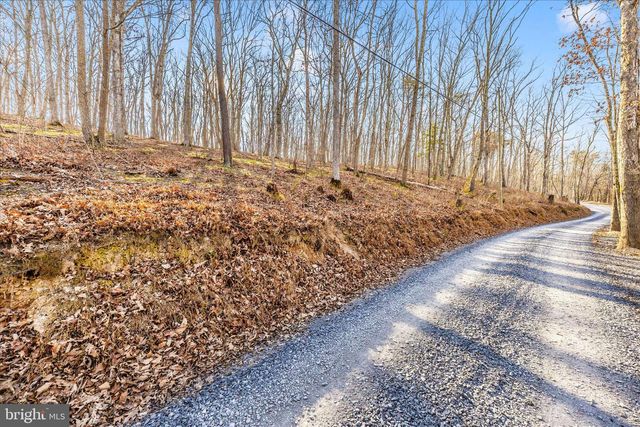 JERMIKEY COURT, Hedgesville, WV 25427