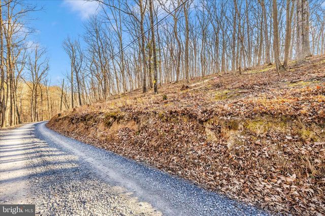 JERMIKEY COURT, Hedgesville, WV 25427