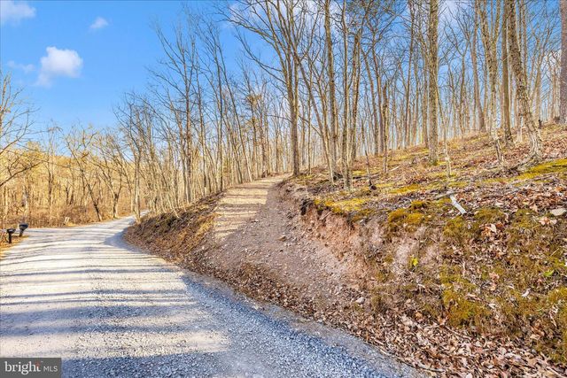 JERMIKEY COURT, Hedgesville, WV 25427