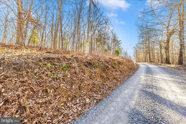 JERMIKEY COURT, Hedgesville, WV 25427