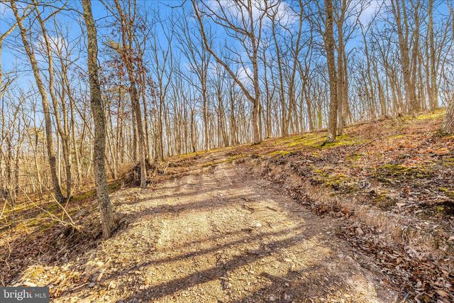 JERMIKEY COURT, Hedgesville, WV 25427