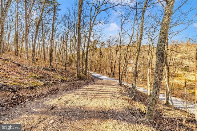 JERMIKEY COURT, Hedgesville, WV 25427