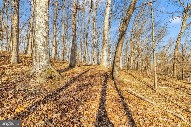 JERMIKEY COURT, Hedgesville, WV 25427