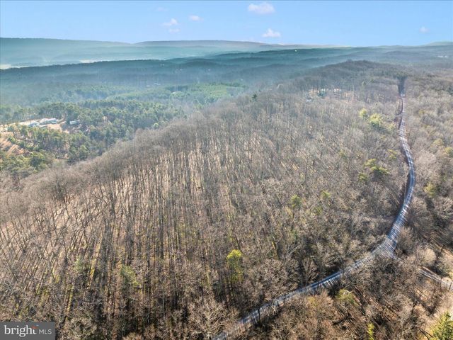 JERMIKEY COURT, Hedgesville, WV 25427