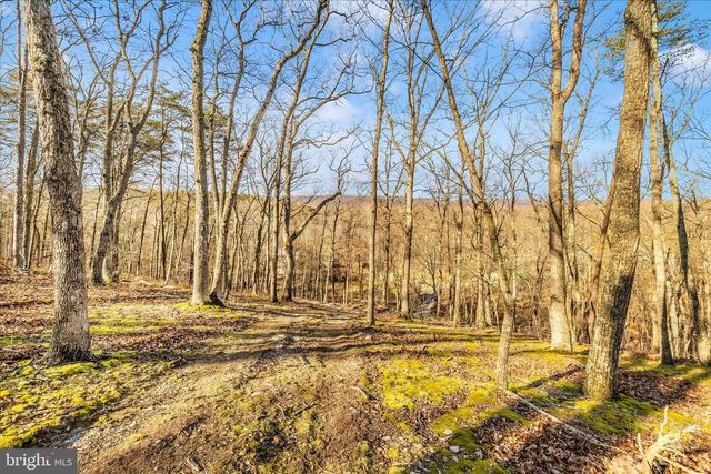 JERMIKEY COURT, Hedgesville, WV 25427