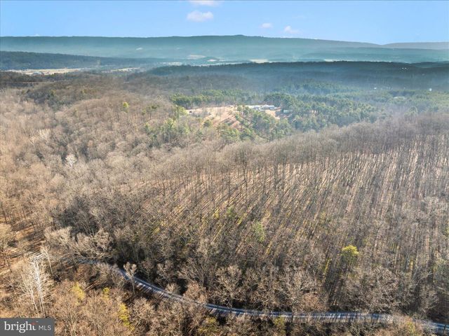 JERMIKEY COURT, Hedgesville, WV 25427