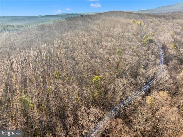 JERMIKEY COURT, Hedgesville, WV 25427