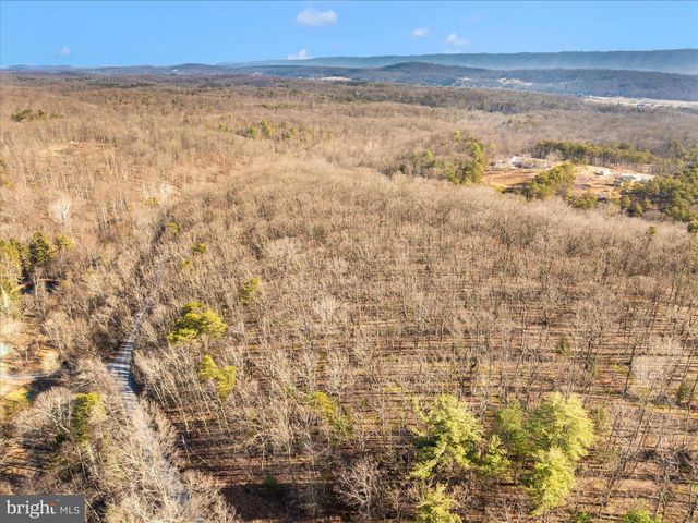 JERMIKEY COURT, Hedgesville, WV 25427