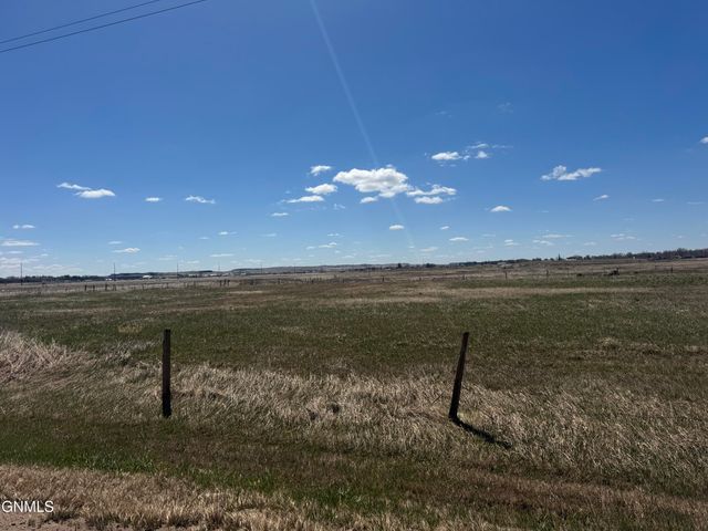 605 17th Avenue NE, Watford City, ND 58854 property photo
