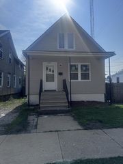 6337 13th AVENUE, Kenosha, WI 53143