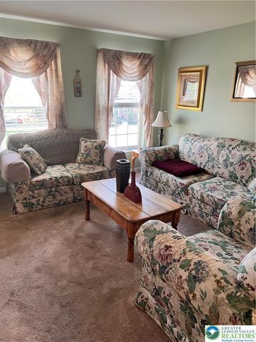 8355 Valley Grn, Upper Macungie Twp, PA 18051