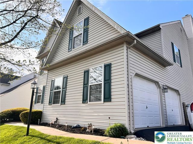 8355 Valley Grn, Upper Macungie Twp, PA 18051