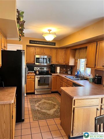 8355 Valley Grn, Upper Macungie Twp, PA 18051