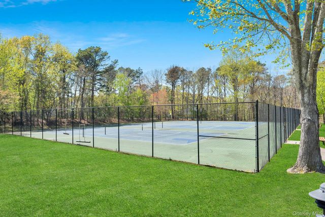 125 Farm House Court, Manorville, NY 11949