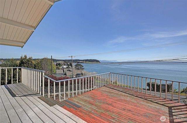 634 Lehman Drive, Camano Island, WA 98282