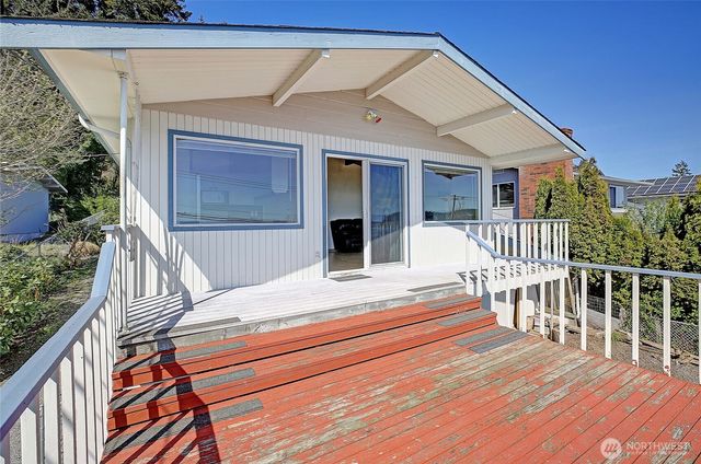 634 Lehman Drive, Camano Island, WA 98282