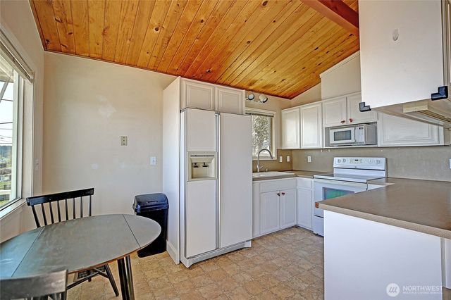 634 Lehman Drive, Camano Island, WA 98282