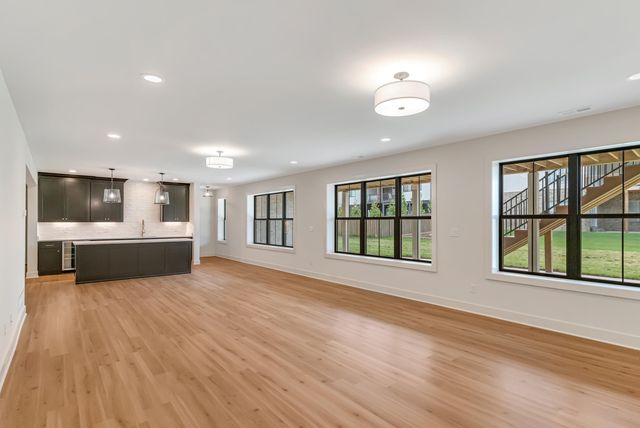 726 Azalea Lane, Versailles, KY 40383
