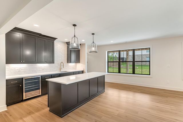726 Azalea Lane, Versailles, KY 40383