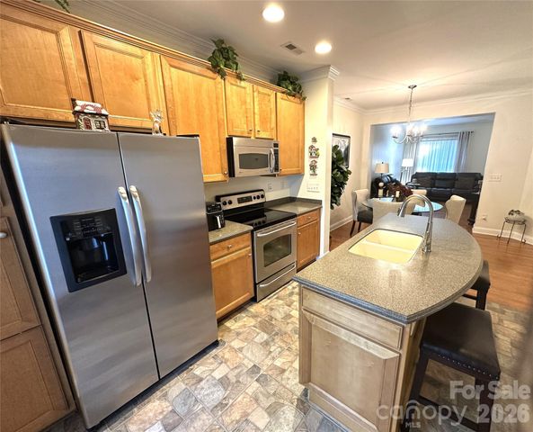 401 Hurston Circle, Charlotte, NC 28208