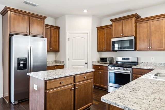 3527 Kepeharm Ln, Murfreesboro, TN 37128