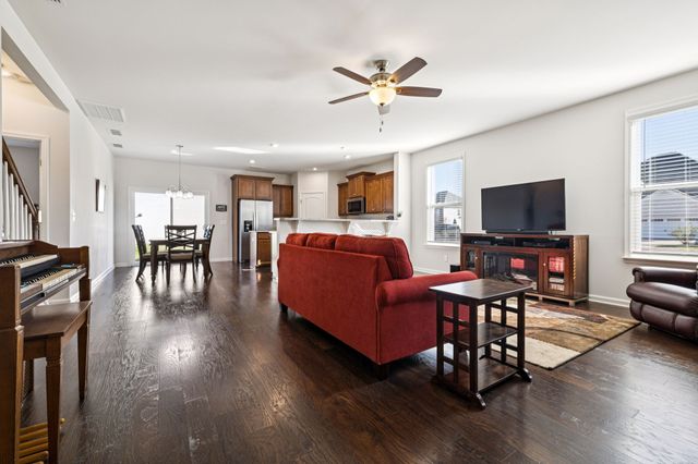 3527 Kepeharm Ln, Murfreesboro, TN 37128