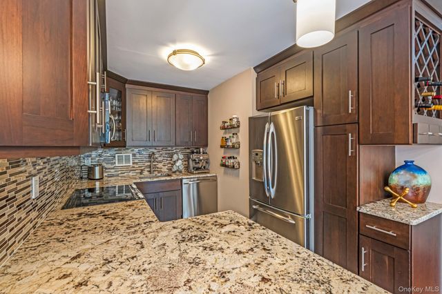 16801 12th Avenue 3A, Whitestone, NY 11357