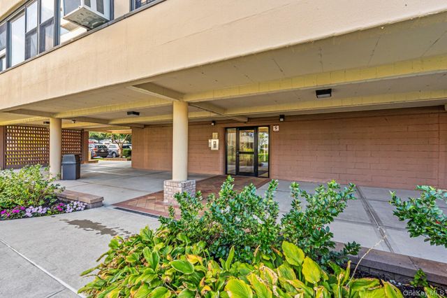 16801 12th Avenue 3A, Whitestone, NY 11357