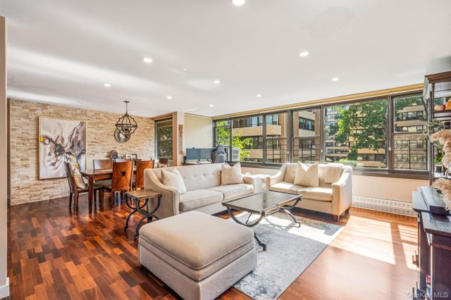 16801 12th Avenue 3A, Whitestone, NY 11357