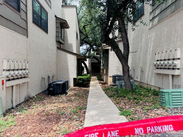 14122 Churchill Estates Blvd Apt 1101, San Antonio, TX 78248