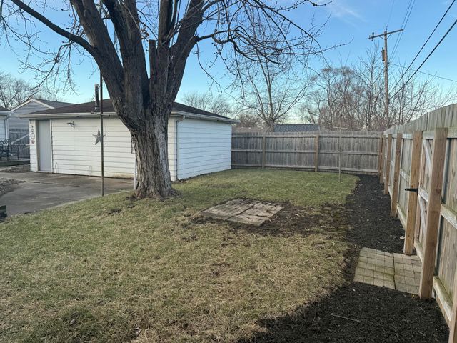 733-1 Imperial Road, Valparaiso, IN 46385